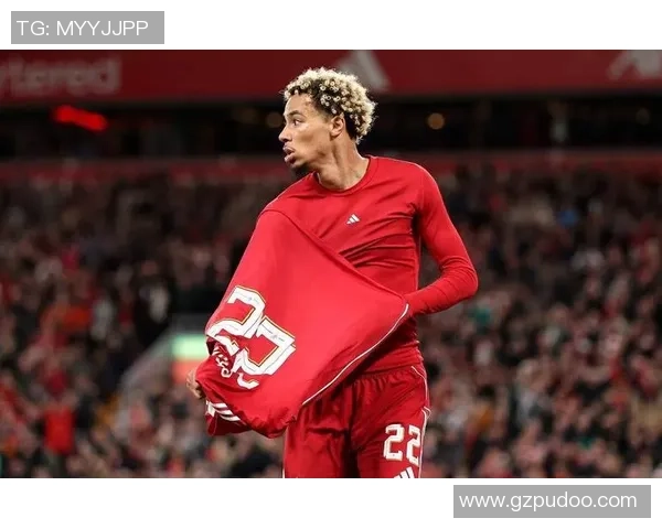 凌晨四点，欧冠18亿豪门恩怨对决：五大攻击手血脉偾张的史诗之夜！