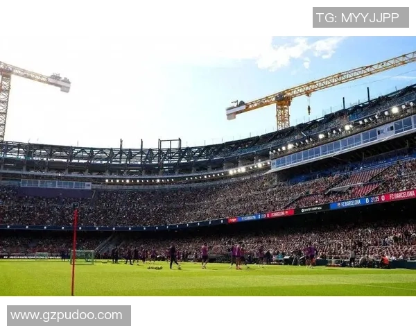 诺坎普夜惊魂：法兰克福球迷“闹事”风波，巴萨索赔背后隐藏的真相与警示